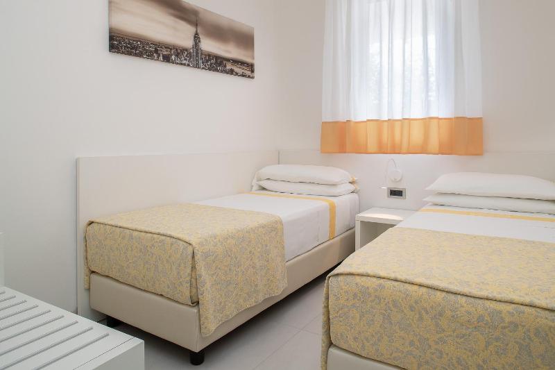 Standard Two-Bedroom Apartment (6 Adults) image 4