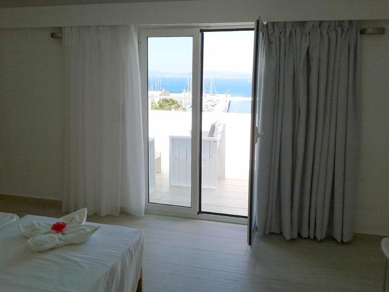 Suite with Sea View image 3