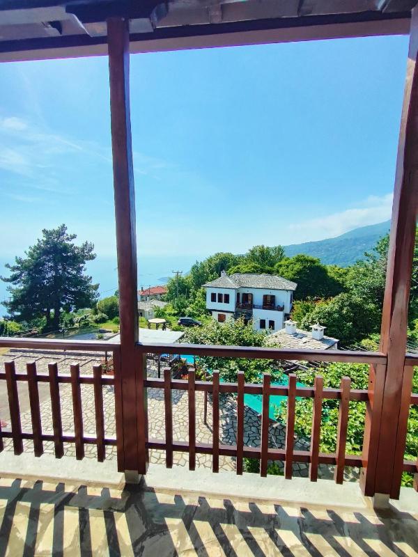 Double Room with Sea View image 3