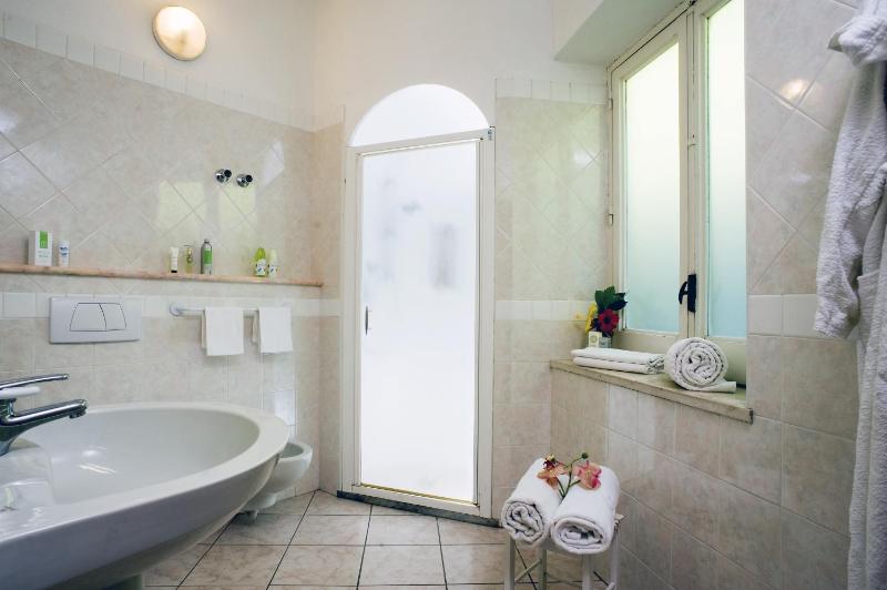 Comfort Double or Twin Room image 4