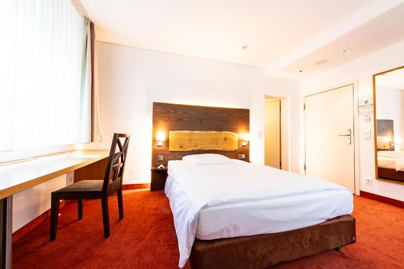 Superior Single Room image 3
