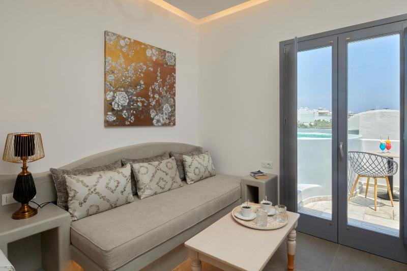 King Suite with Spa Bath image 2