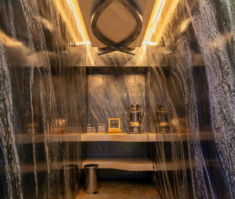 Executive Suite with Spa Access image 1