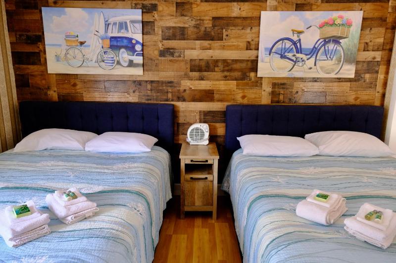 Deluxe Queen Room with Two Queen Beds image 4