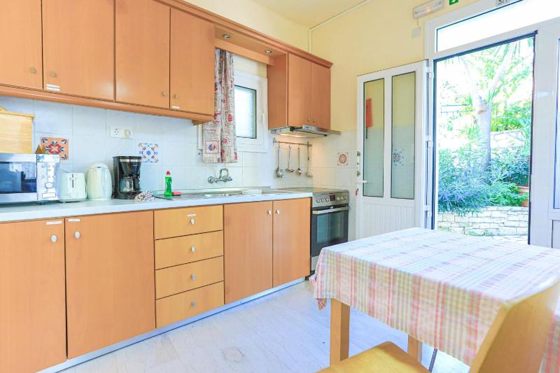 Kaminaki Beachfront Apartments - image 36