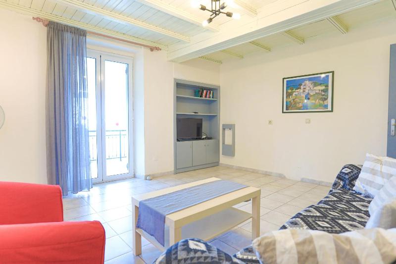 Kaminaki Beachfront Apartments - image 14