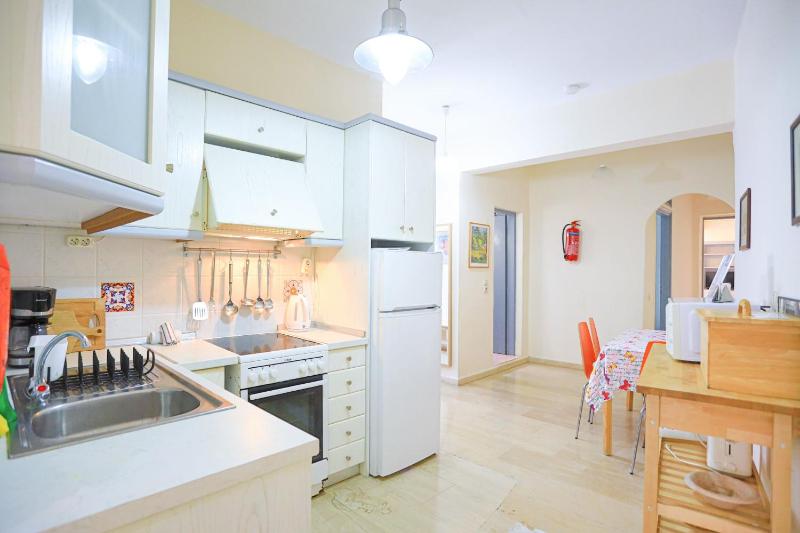 Kaminaki Beachfront Apartments - image 13