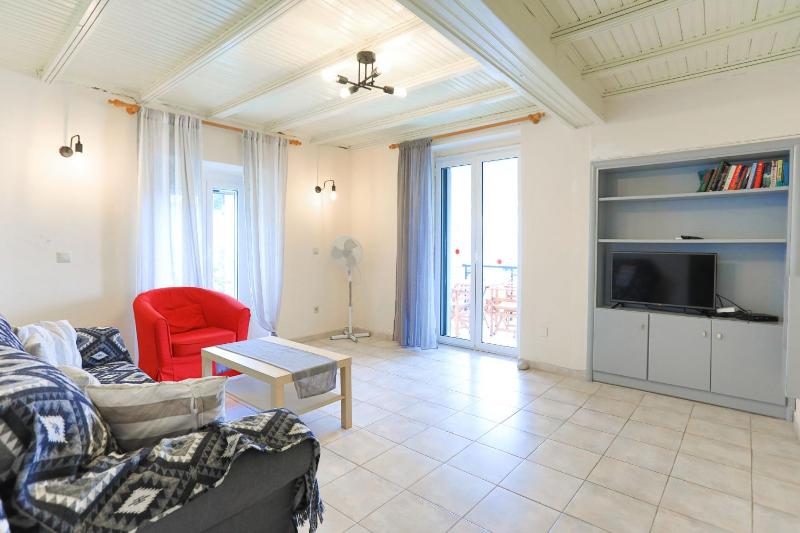 Kaminaki Beachfront Apartments - image 43