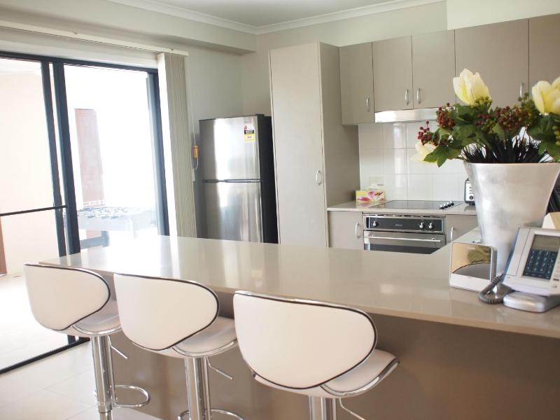 Edge Apartments Cairns - image 4