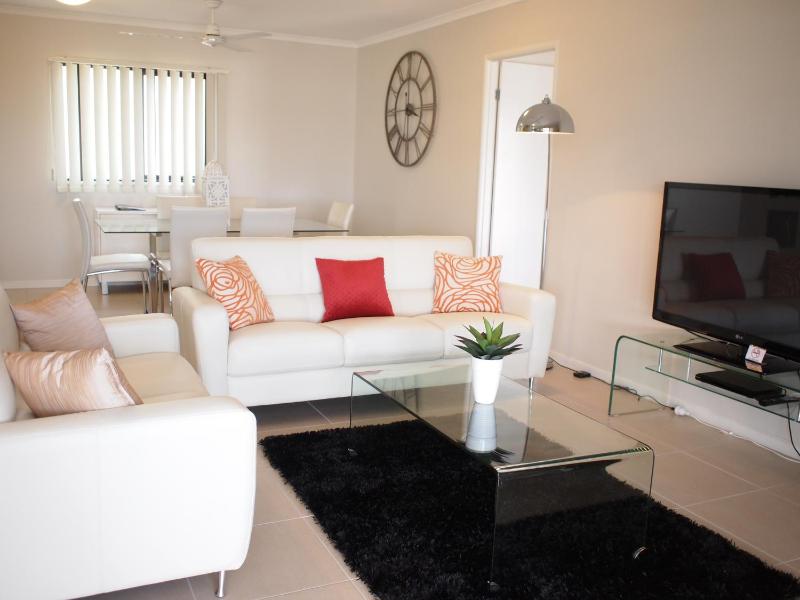 Edge Apartments Cairns - image 9