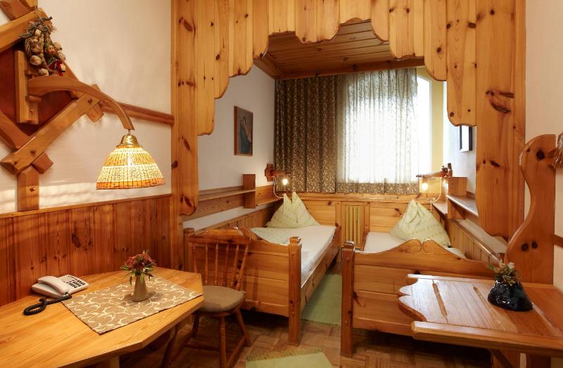 Standard Double or Twin Room image 2