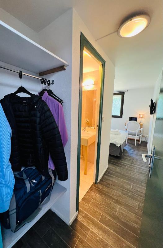 Standard Single Room image 3