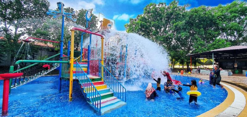 Palace Melaka Top 1 Waterpark Tickets with Unlimited Access by YGM - image 23