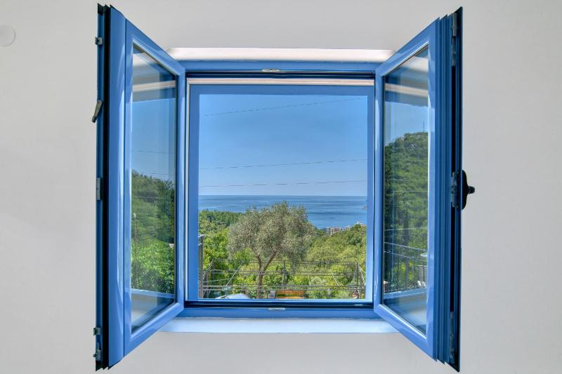 One-Bedroom House with Private Pool image 2