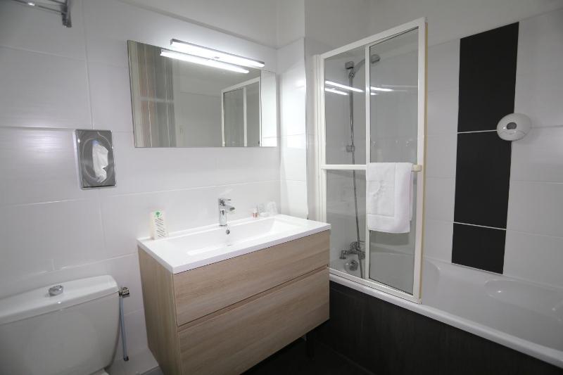 Deluxe Double Room image 4
