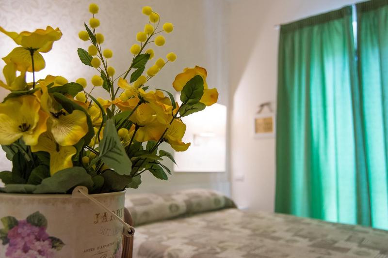 Queen Room with Balcony image 2