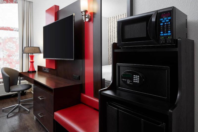 Fairfield Inn & Suites by Marriott Washington DC/Downtown - image 16