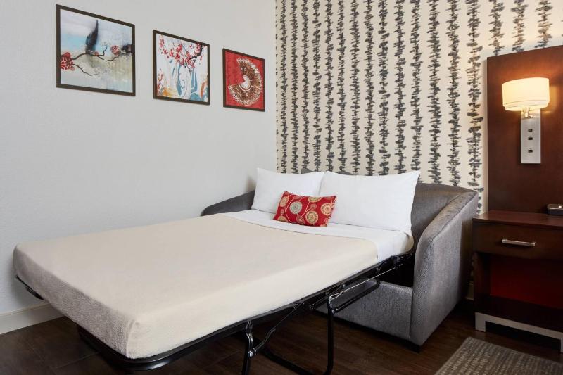 Executive King Room with Sofa Bed image 4