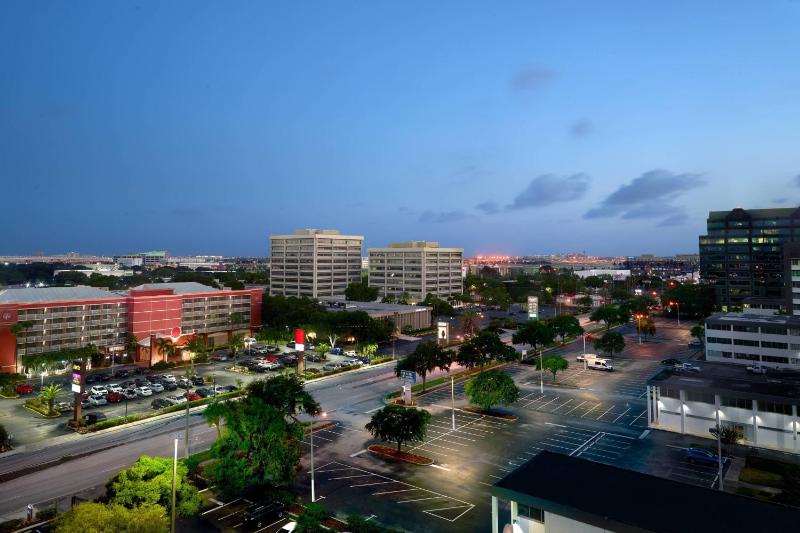 Marriott Tampa Westshore - image 3