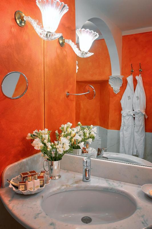 Superior Double Room image 4