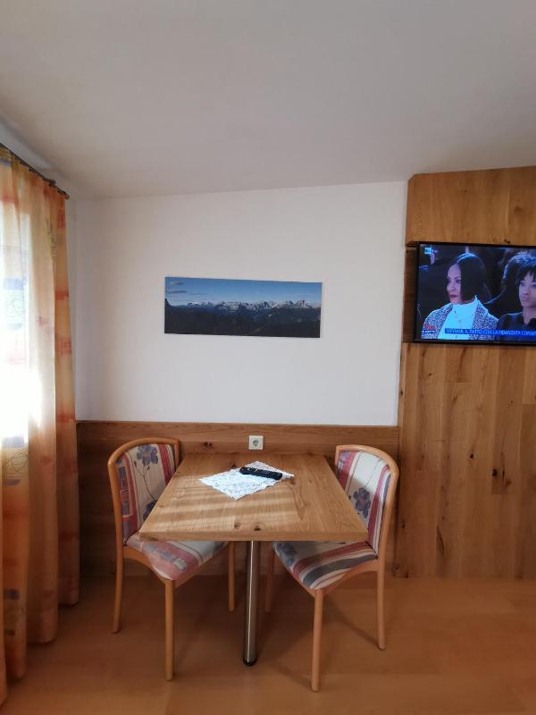 Classic Triple Room image 2
