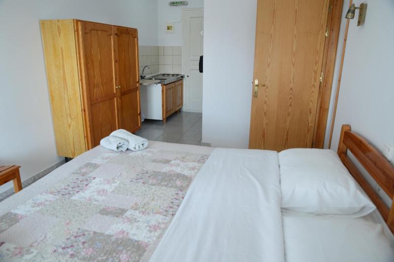 Two Double Rooms with Interconnecting Door and Sunset View image 2