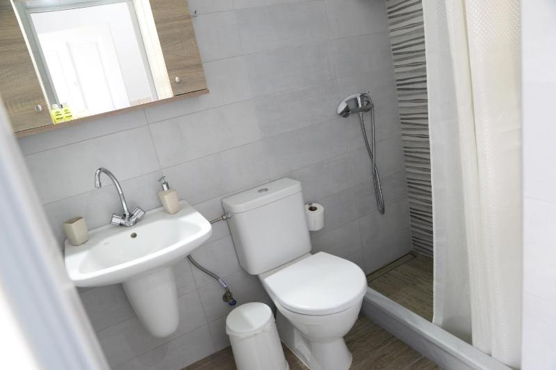 Two Double Rooms with Interconnecting Door and Sunset View image 3
