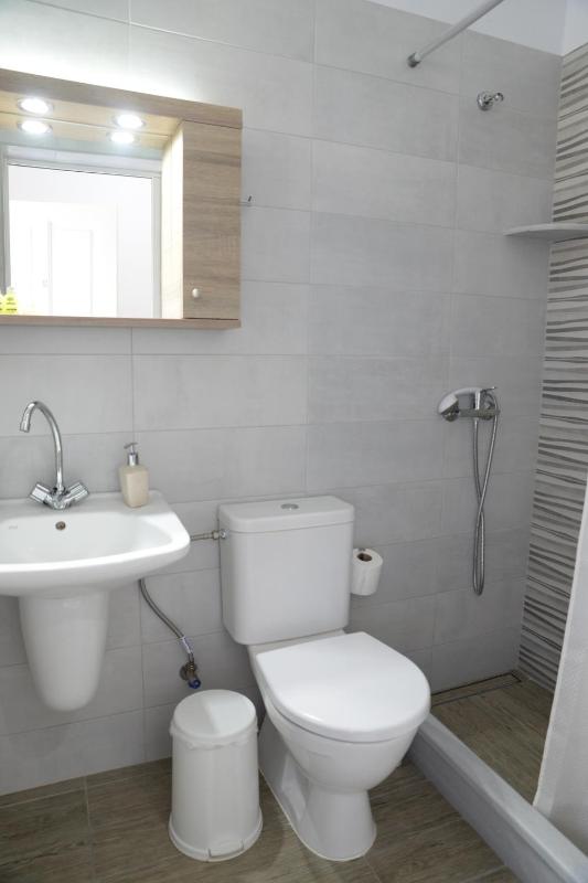 Two Double Rooms with Interconnecting Door and Sunset View image 4