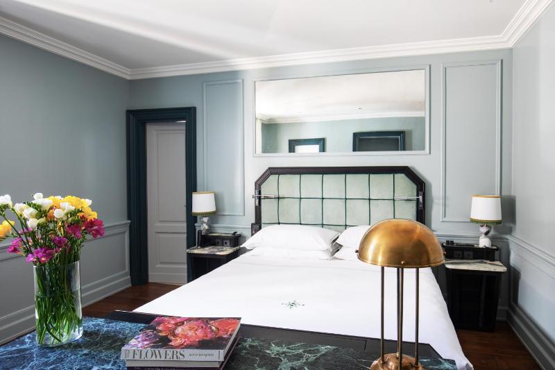 Deluxe Double Room image 3