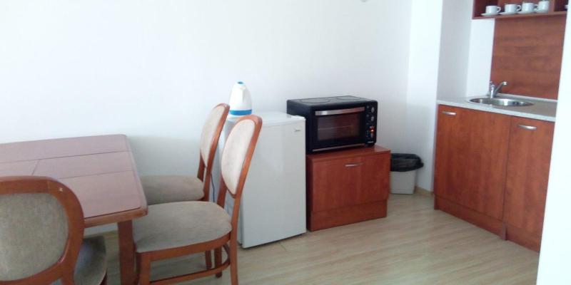 One-Bedroom Apartment with City View image 1