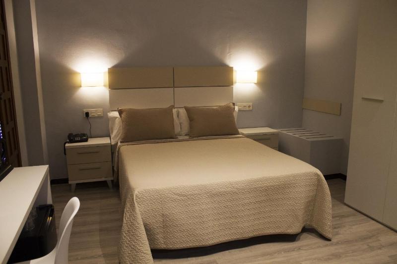 Double Room image 1