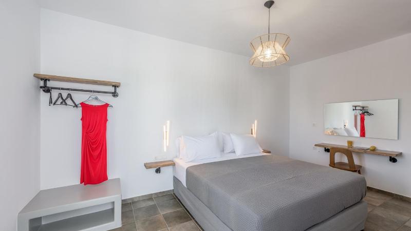 Economy Double Room image 3
