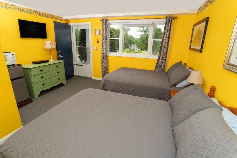 Double Room image 3