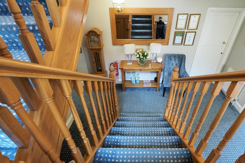 Five-Bedroom House image 3