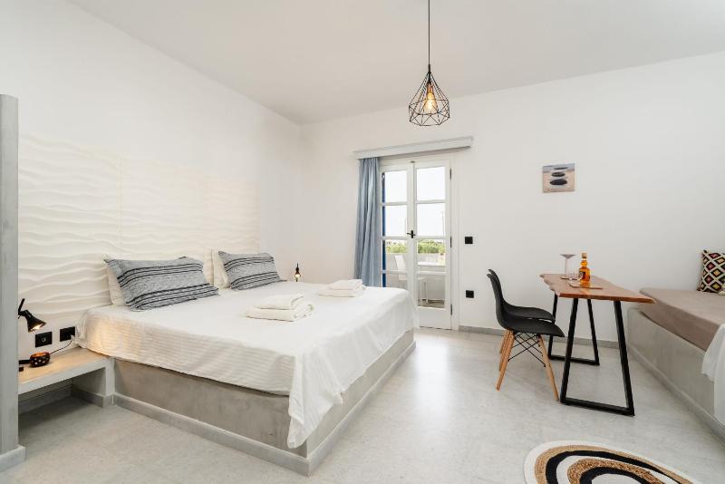 Deluxe King Room image 1