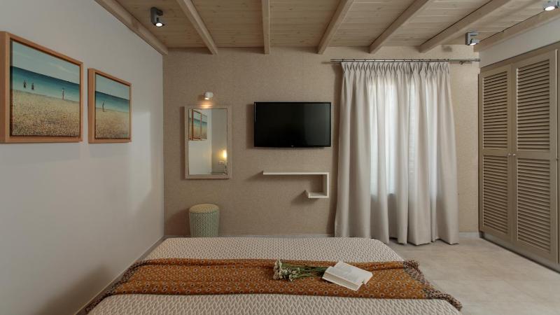 Double or Twin Room image 4