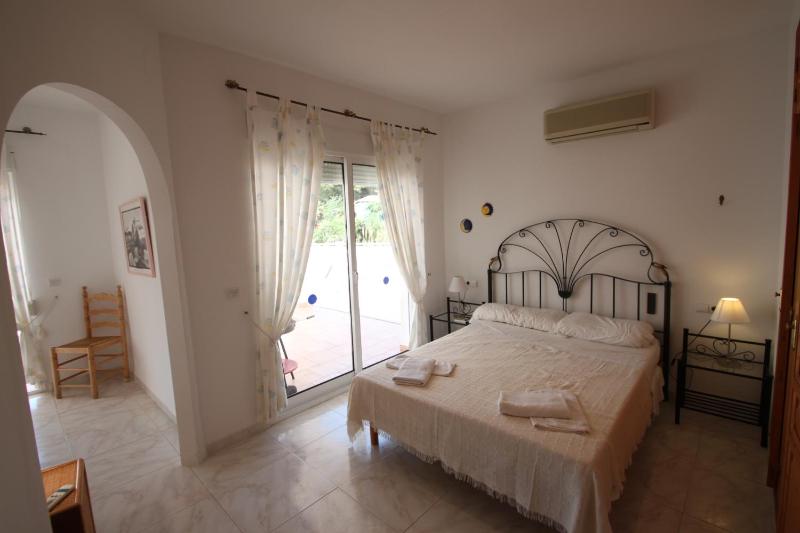 Sesam - sea view villa with private pool in Moraira - image 3
