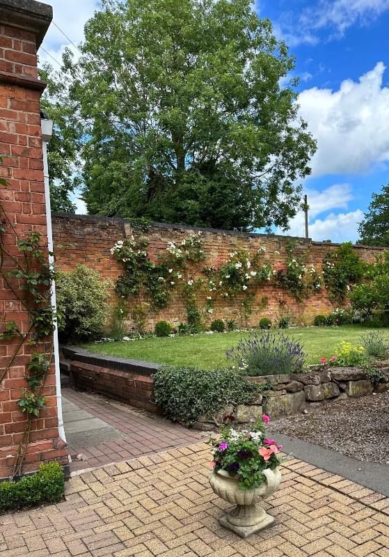 Coundon Lodge Coventry - image 38