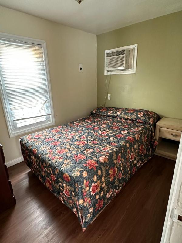 Three-Bedroom House image 4