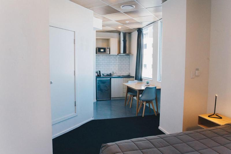 Liberty Apartment Hotel - image 2