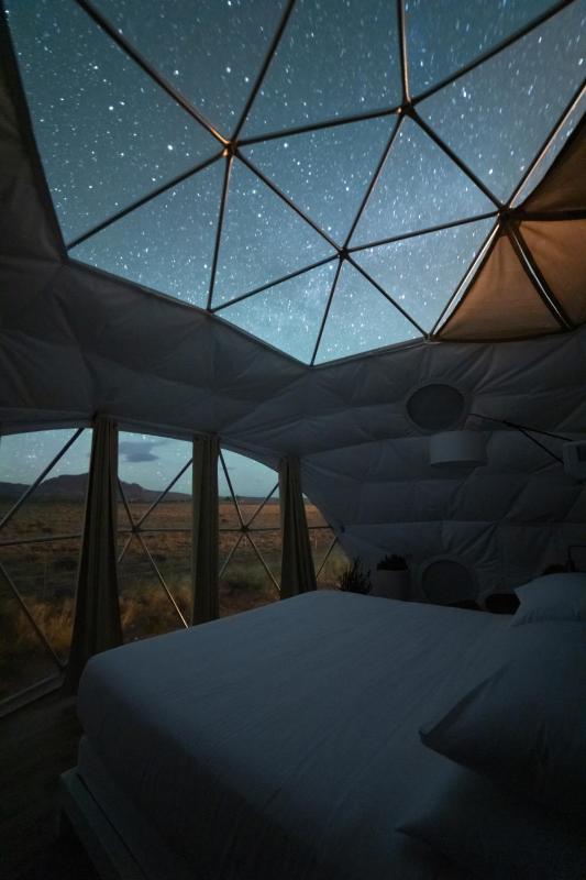 Premium King Tent with Skylight image 1
