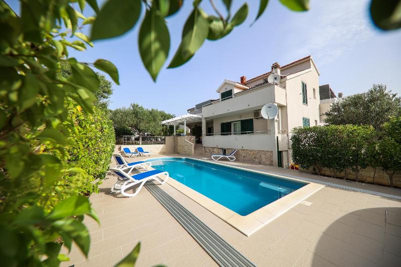 Apartments Slanica-Murter - image 11