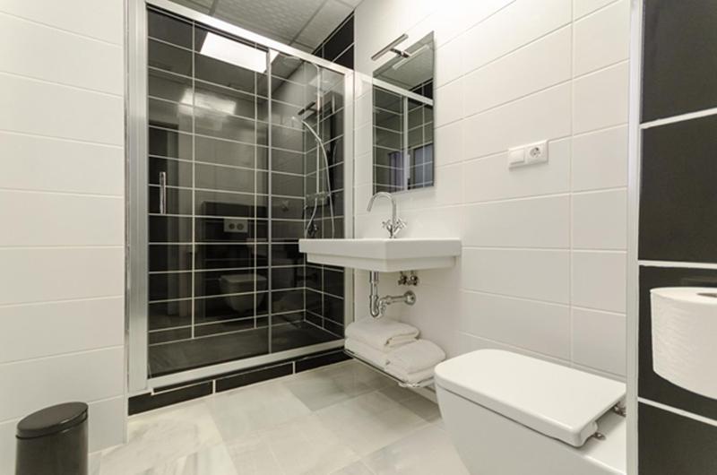 Standard Apartment image 3