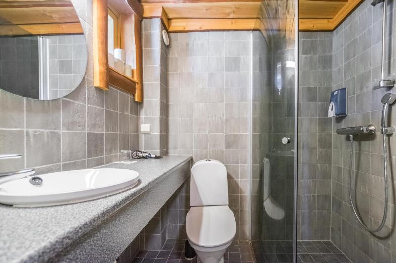 Twin Room with Private Bathroom image 4
