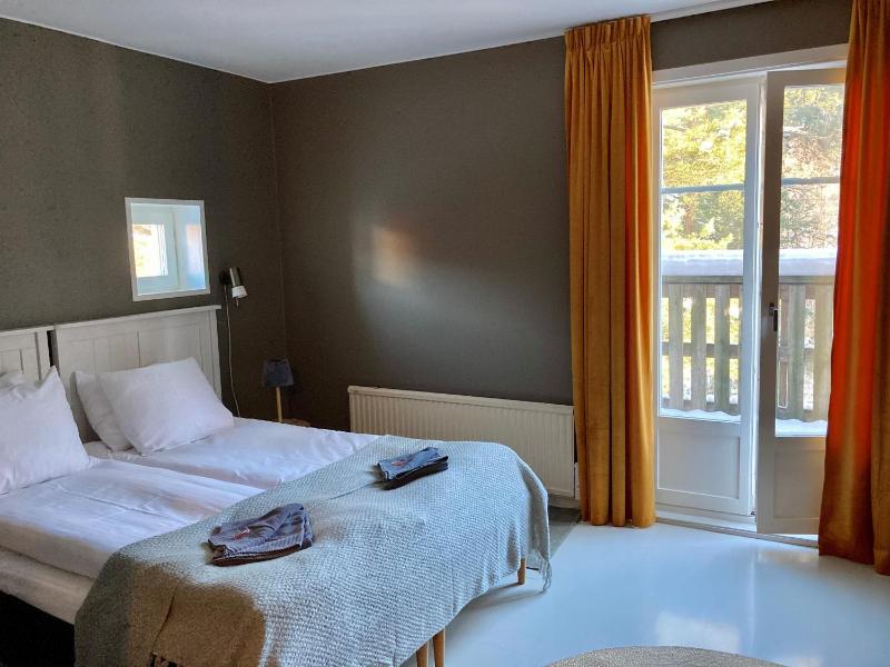 Double Room with Extra Bed image 2