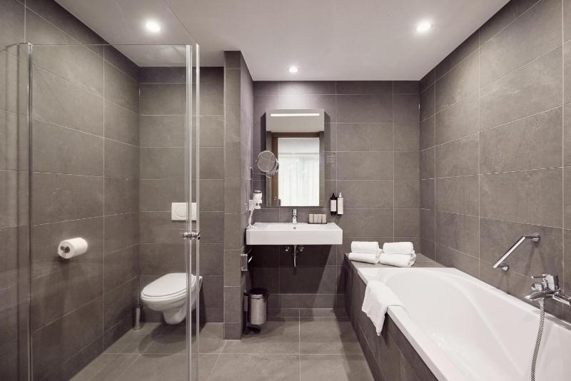 Deluxe Double Room image 4