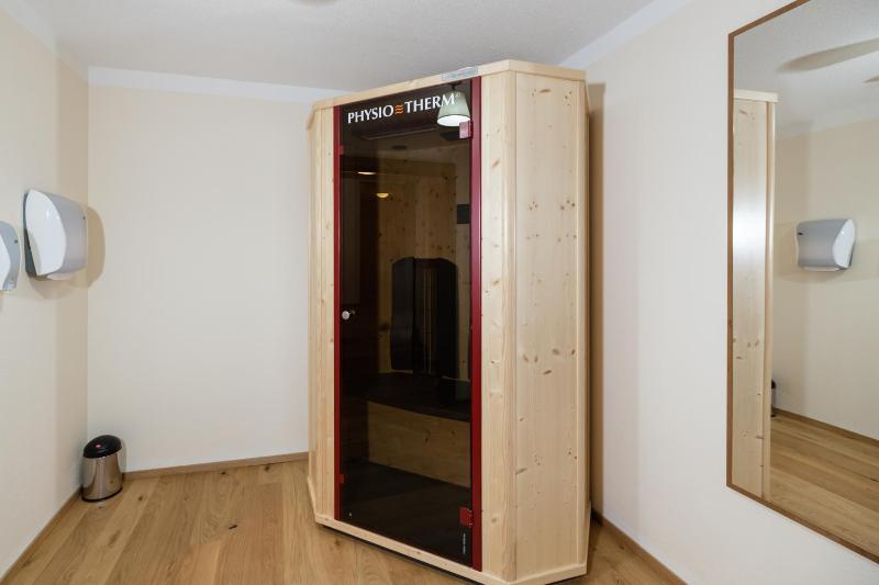 Comfort One-Bedroom Suite with Balcony 