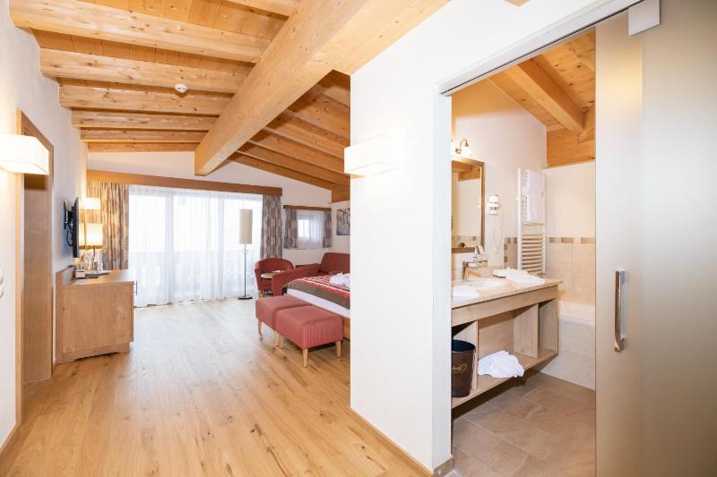 Superior Suite with Balcony 