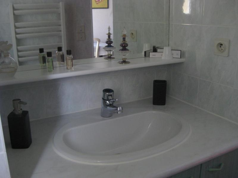 Double Room with Private Bathroom image 3