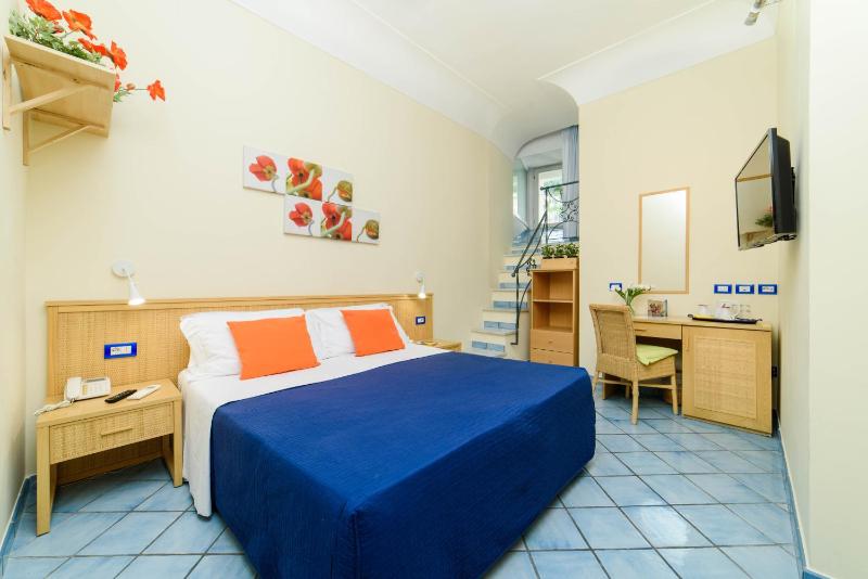 Double Room image 1